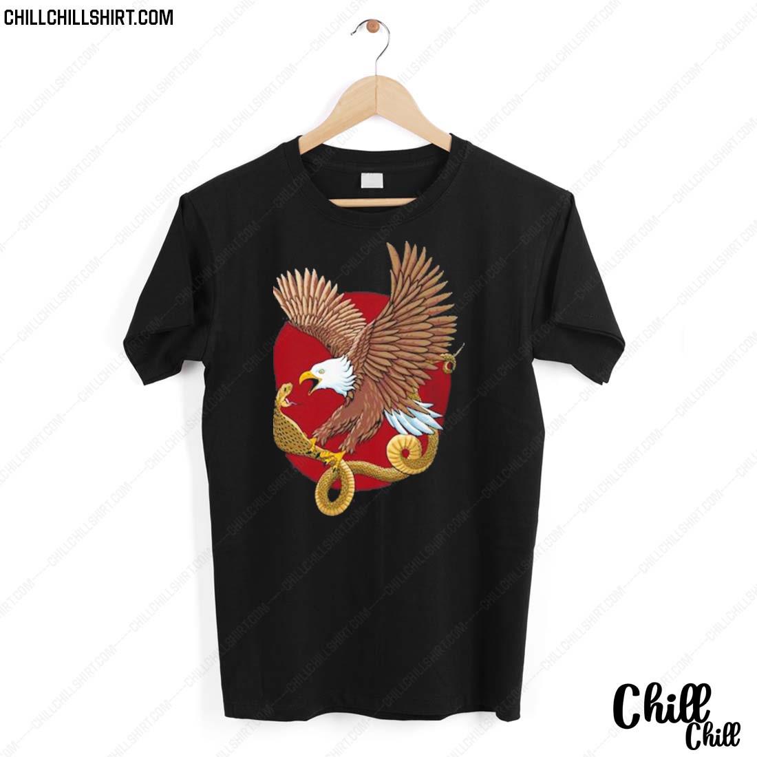 Nice eagle Versus Snake Traditional T-shirt